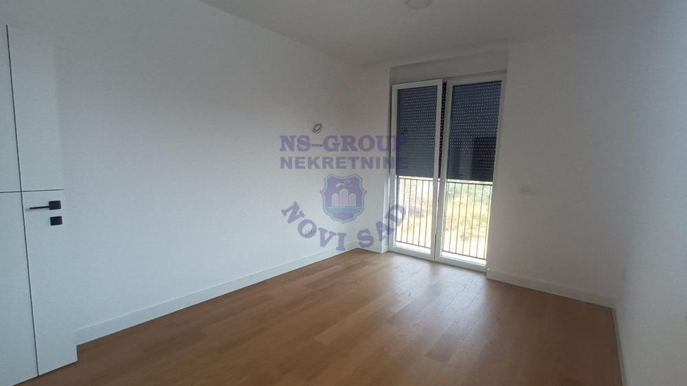 Slika 7 - Petosoban, 158m2, Bulevar patrijarha Pavla (Somborski bulevar) Novi Sad, sa terasom, ima lift