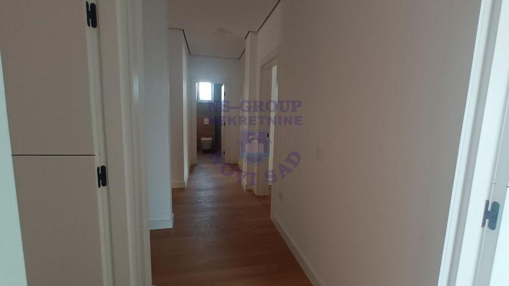 Slika 2 - Petosoban, 158m2, Bulevar patrijarha Pavla (Somborski bulevar) Novi Sad, sa terasom, ima lift