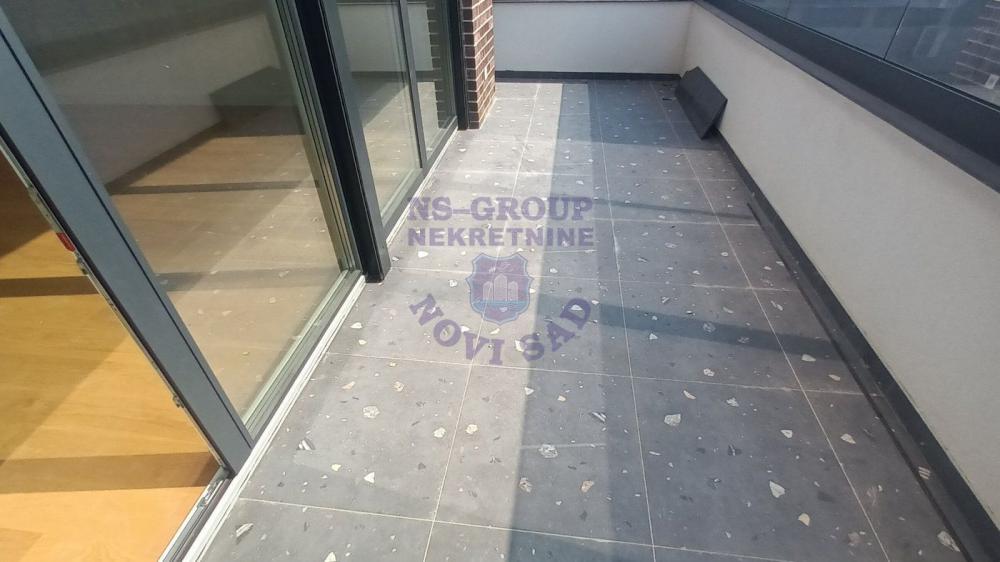 Slika 10 - Petosoban, 158m2, Bulevar patrijarha Pavla (Somborski bulevar) Novi Sad, sa terasom, ima lift