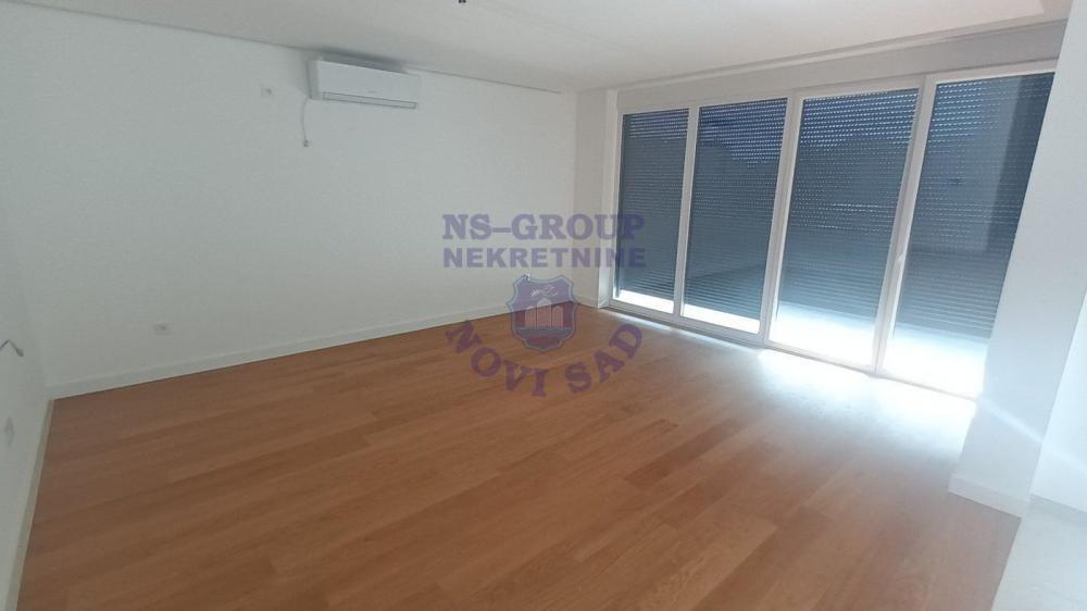 Glavna slika -Petosoban, 158m2, Bulevar patrijarha Pavla (Somborski bulevar) Novi Sad, sa terasom, ima lift