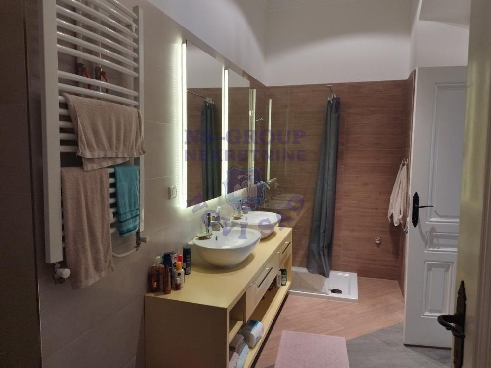 Slika 9 - Trosoban, 95m2, ima lift