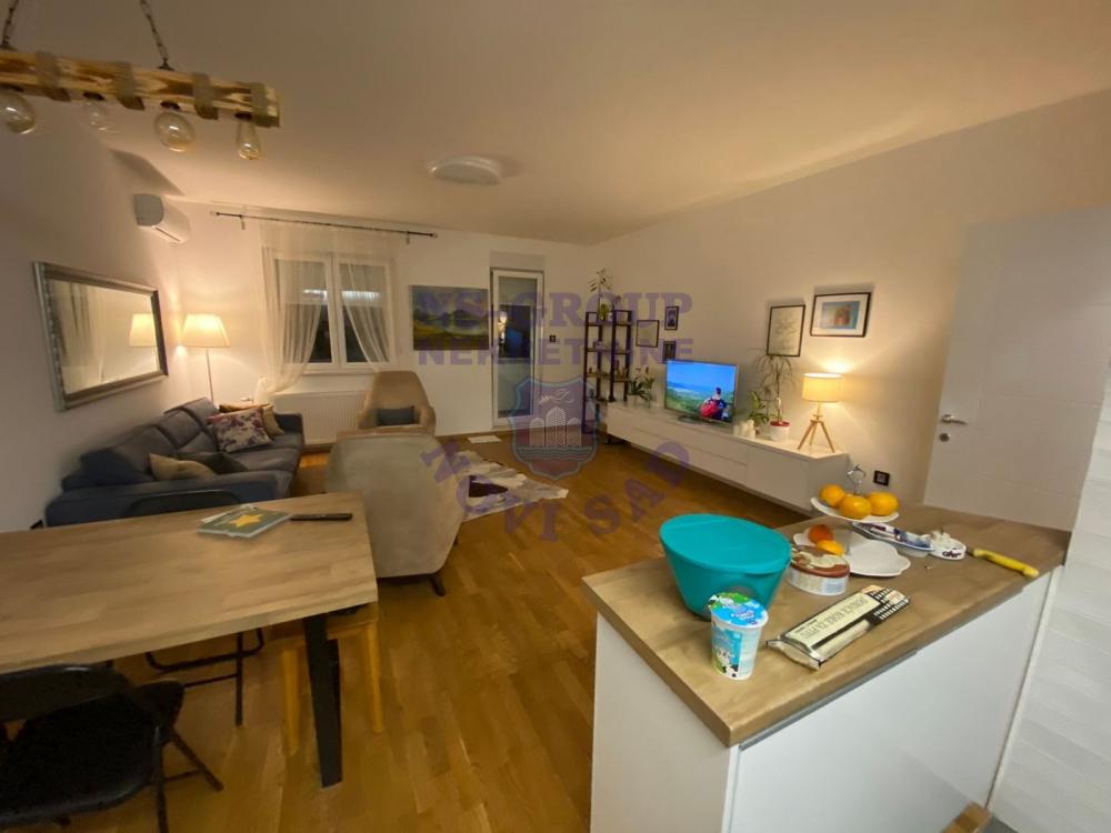 Slika 4 - Na prodaju četvorosoban stan!