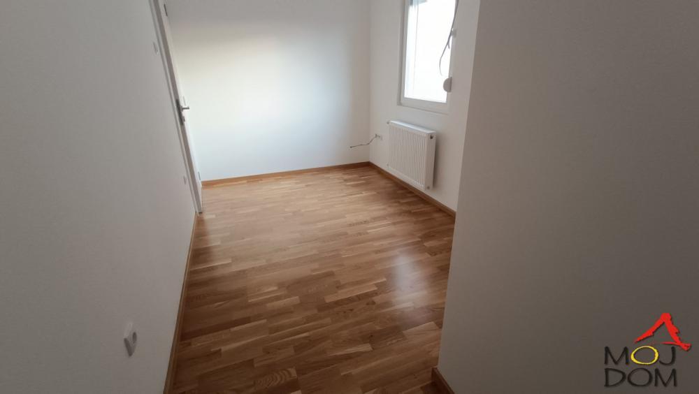 Slika 8 - Stan,NOVI SAD,ADICE,kv: 89, € 169950, ID: 1031439