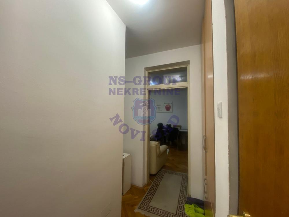 Slika 2 - Dvosoban, 45m2, Novi Sad centar Novi Sad, sa terasom, ima lift