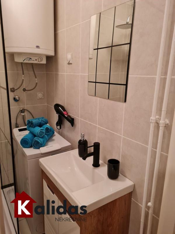 Slika 10 - Stan,NOVI SAD,BULEVAR,kv: 29, € 89600, ID: 1008433