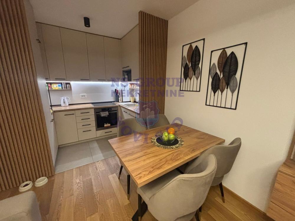 Slika 1 - Lux troiposoban stan na Novoj Detelinari! 