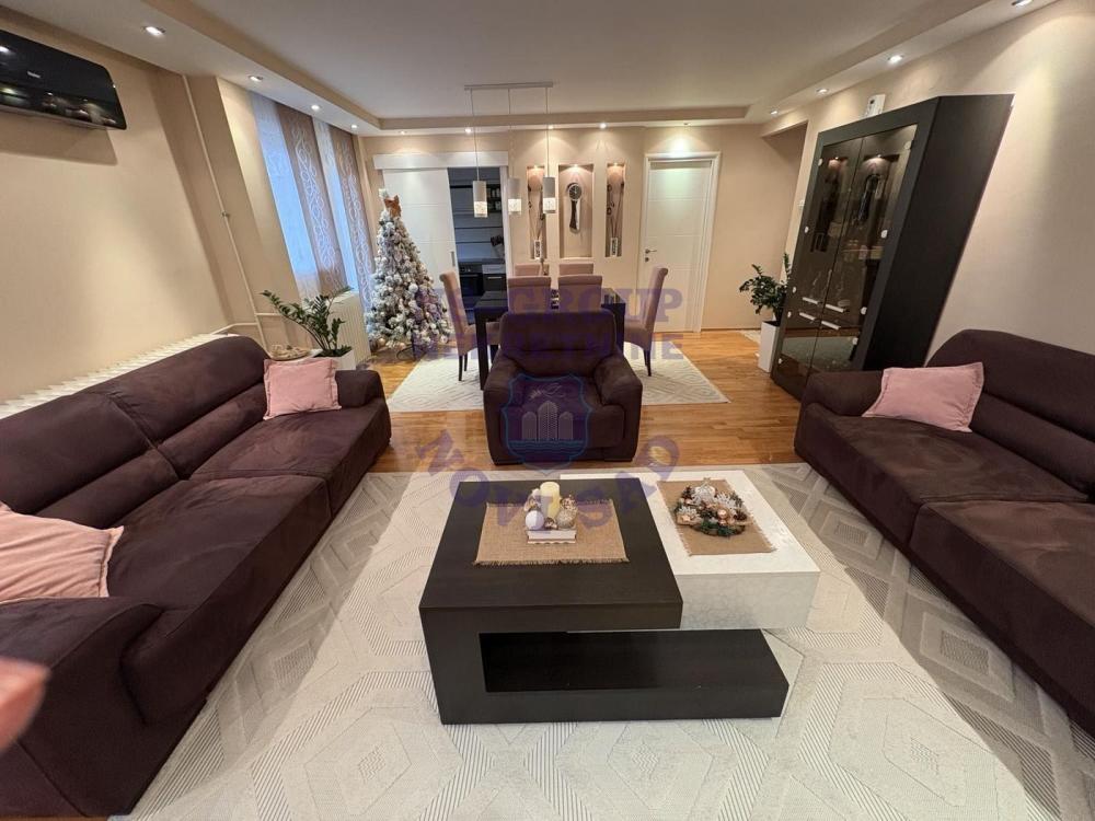 Slika 1 - Trosoban, 78m2, Liman 3 Novi Sad, sa terasom, ima lift