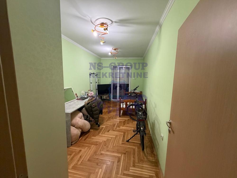 Slika 8 - Trosoban, 72m2, Socijalno Novi Sad, sa terasom