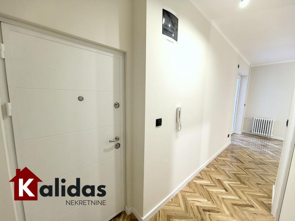 Slika 9 - Stan,NOVI SAD,CENTAR,kv: 59, € 180250, ID: 1008441