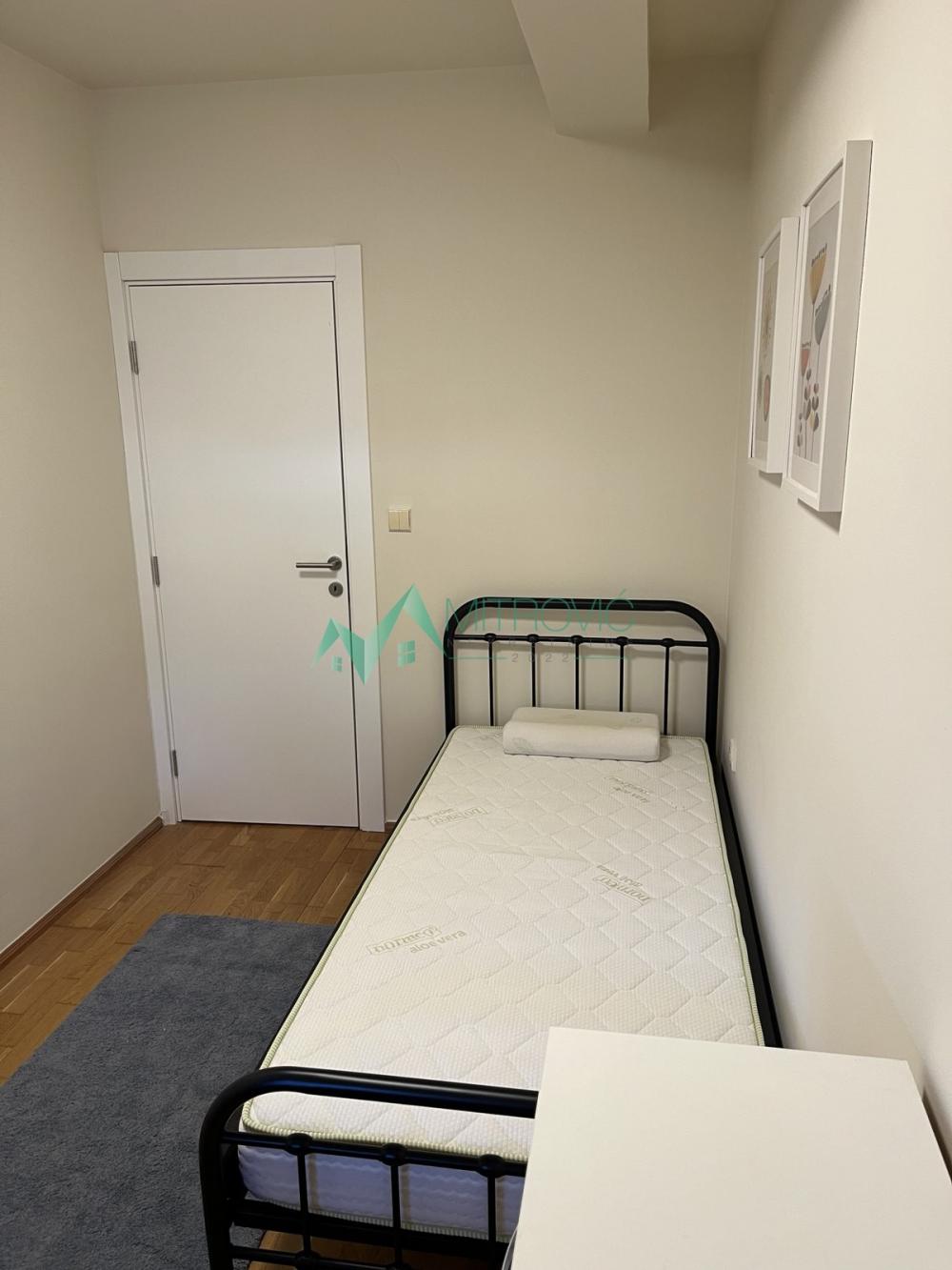 Slika 4 - Odličan jednoiposoban stan na Grbavici-izuzetna lokacija 