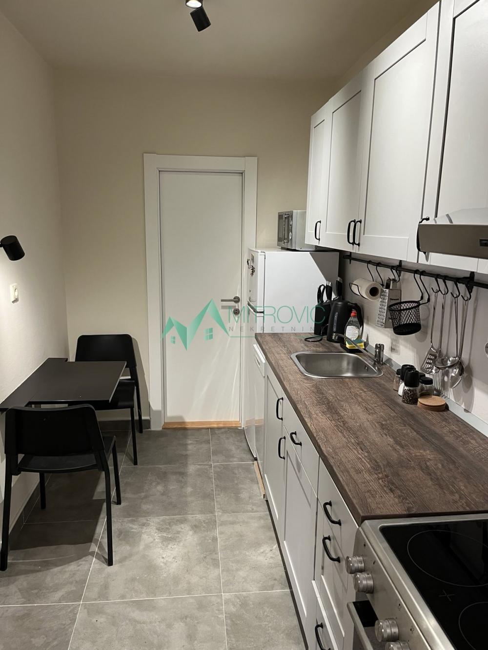 Slika 6 - Odličan jednoiposoban stan na Grbavici-izuzetna lokacija 