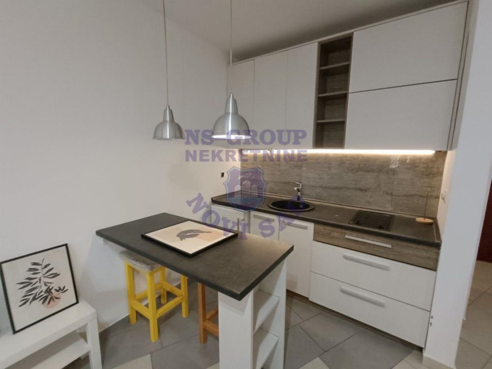 Slika 6 - Jednosoban, 24m2, Kej žrtava racije Novi Sad, sa terasom, ima lift