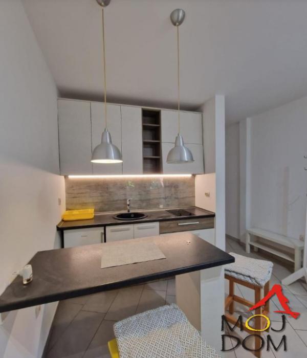 Slika 4 - Stan,NOVI SAD,CENTAR,kv: 24, € 82300, ID: 1031629