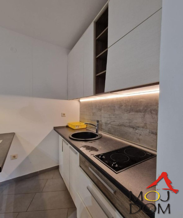 Slika 3 - Stan,NOVI SAD,CENTAR,kv: 24, € 82300, ID: 1031629