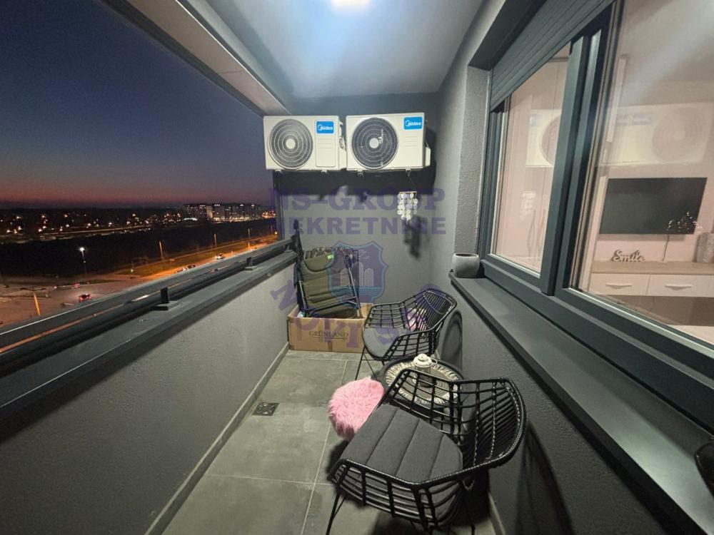 Slika 7 - Troiposoban stan Nova Detelinara š: 561591