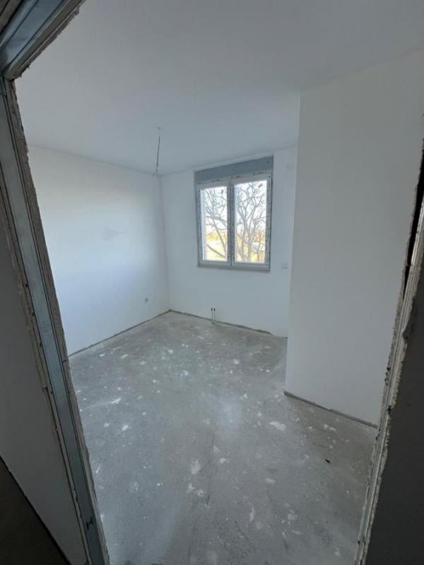 Slika 10 - Dvoiposoban 60m Novi Sad Mišeluk, kod Kovid bolnice preduseljenjem