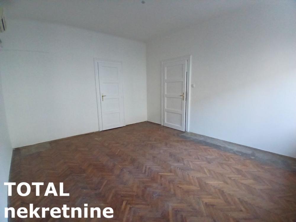 Slika 1 - Stan,NOVI SAD,CENTAR,kv: 77.00, € 234000, ID: 1101912