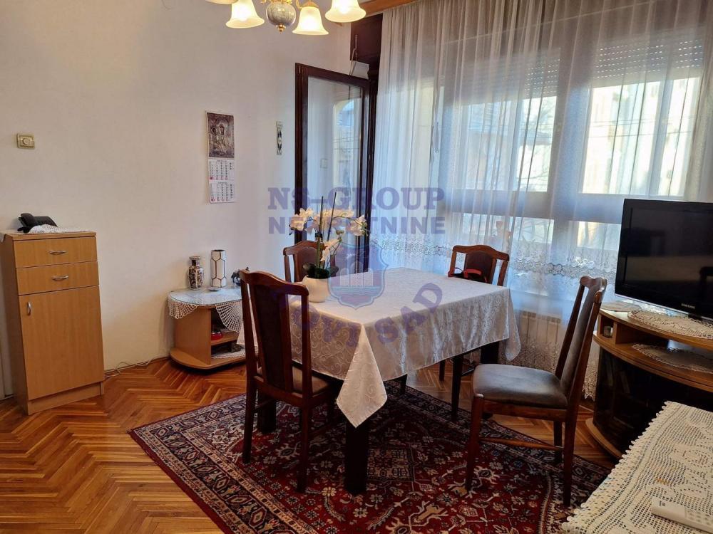 Glavna slika -Dvosoban stan na Grbavici 