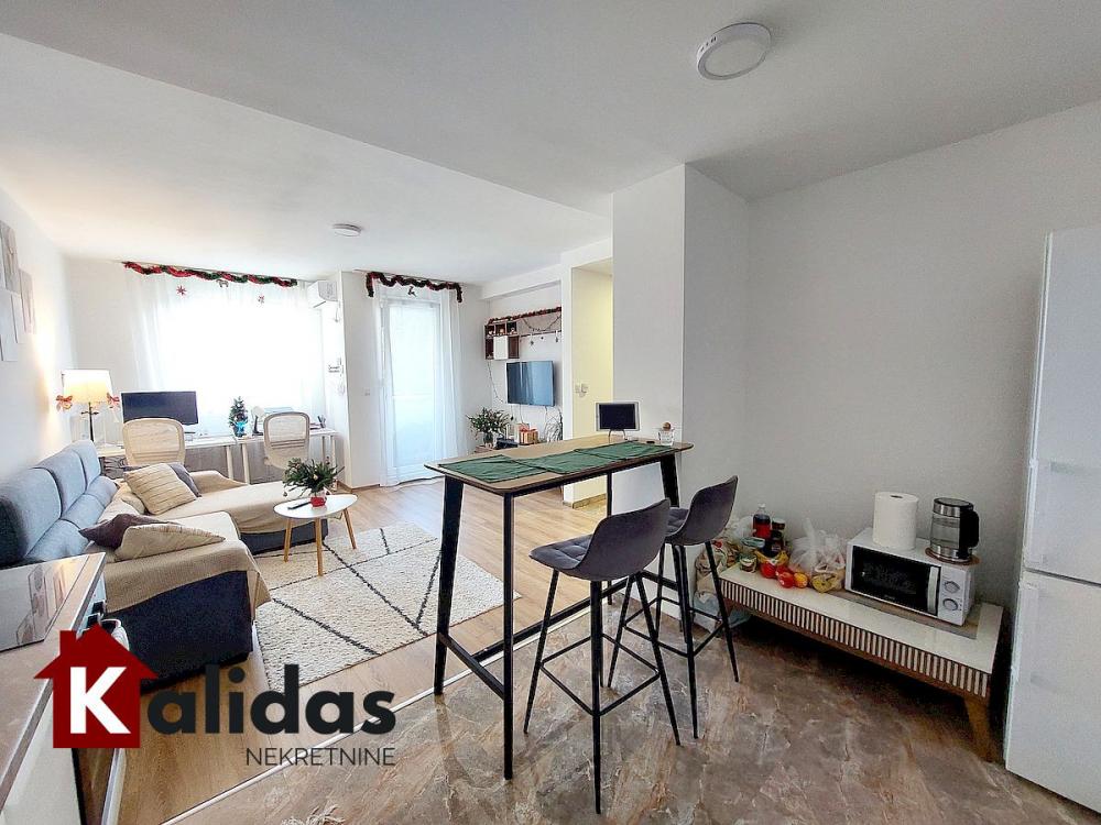 Slika 2 - Stan,NOVI SAD,CENTAR,kv: 46, € 164800, ID: 1008443