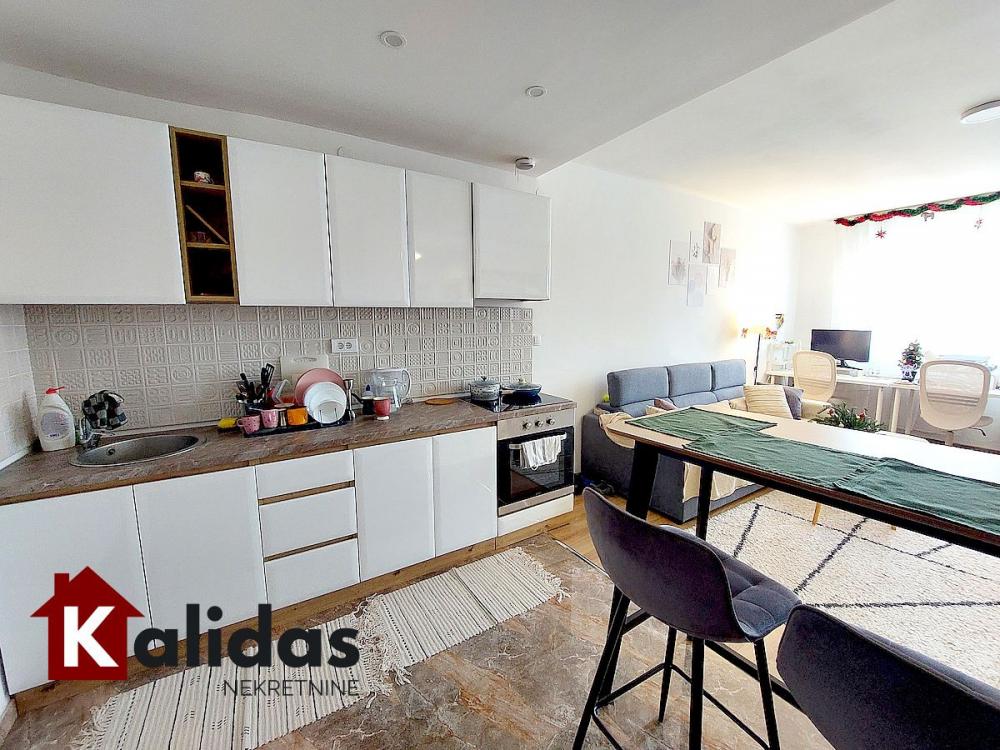 Slika 3 - Stan,NOVI SAD,CENTAR,kv: 46, € 164800, ID: 1008443
