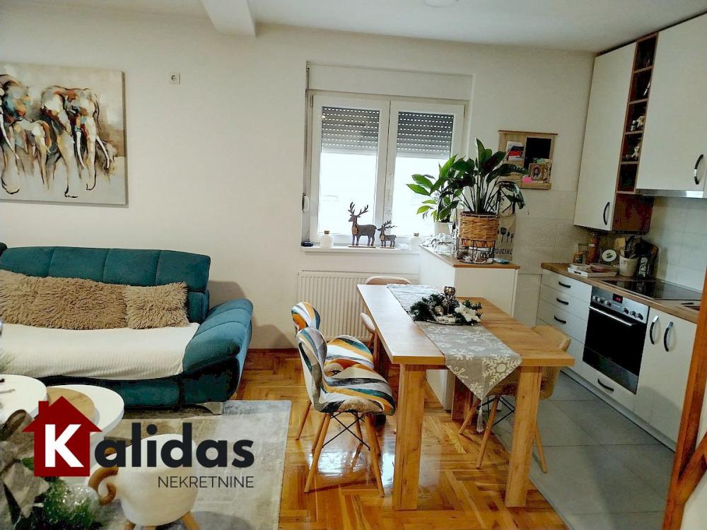 Slika 2 - Stan,NOVI SAD,KLISA,kv: 73, € 164800, ID: 1008438