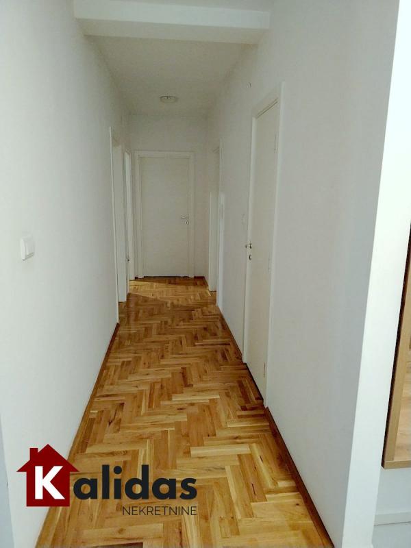 Slika 4 - Stan,NOVI SAD,KLISA,kv: 73, € 164800, ID: 1008438