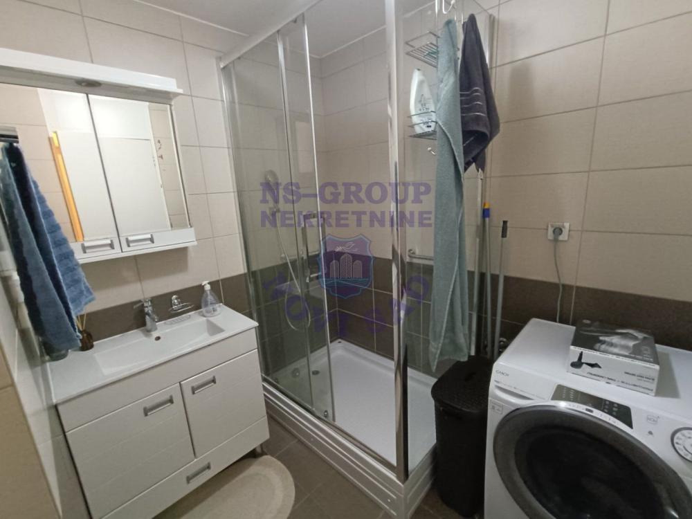 Slika 3 - Odlican dvoiposoban stan na Novom Naselju 