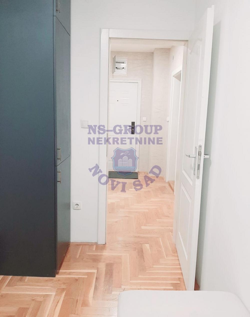 Slika 10 - Dvoiposoban, 54m2, Detelinara Novi Sad