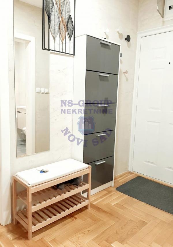 Slika 9 - Dvoiposoban, 54m2, Detelinara Novi Sad