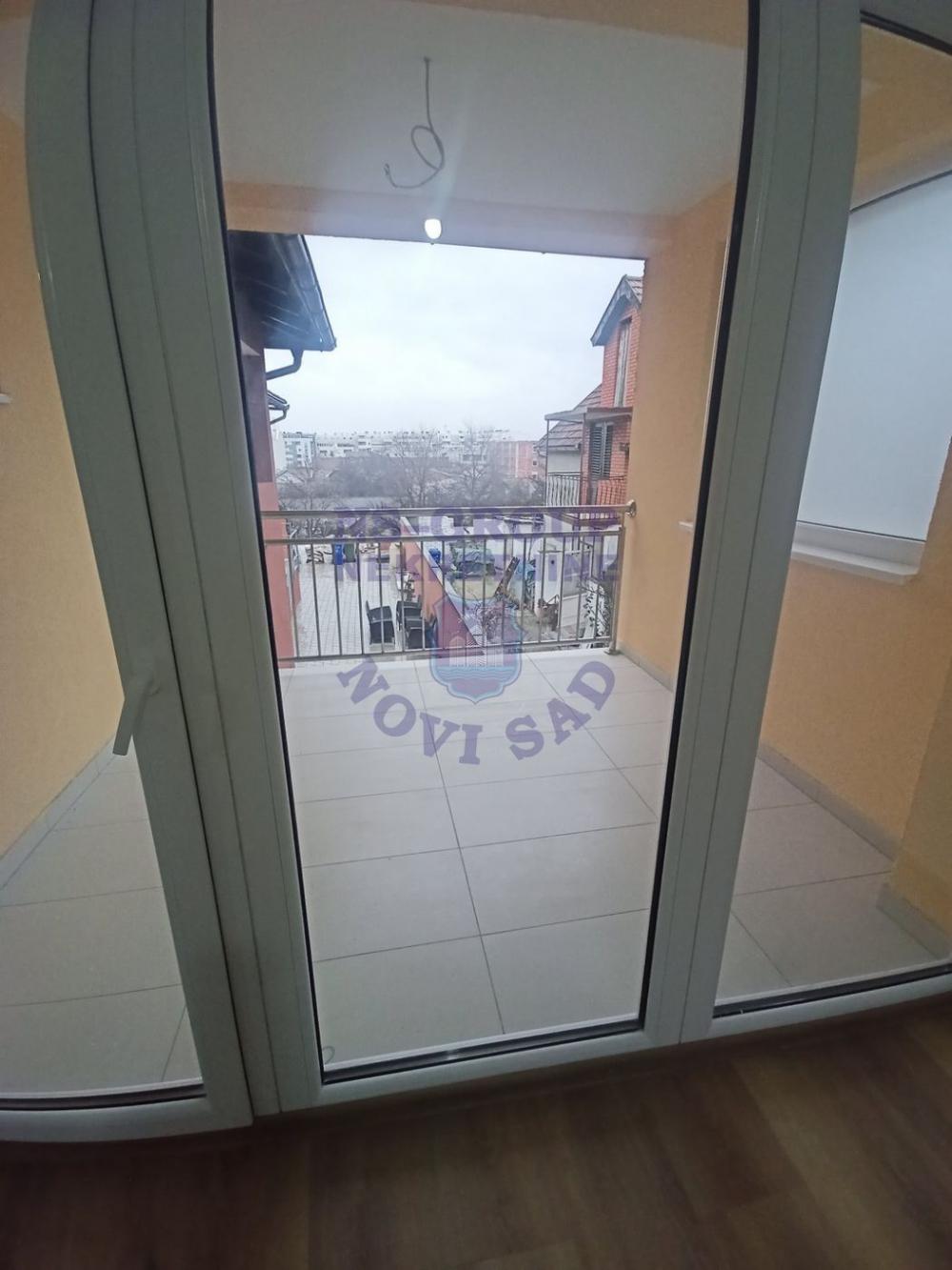 Slika 3 - Nov, neuseljavan dvoiposoban stan u Petrovaradinu