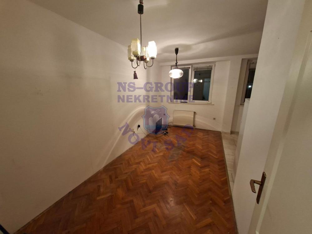 Slika 1 - Odlican jednoiposoban stan na Novoj Detelinari!