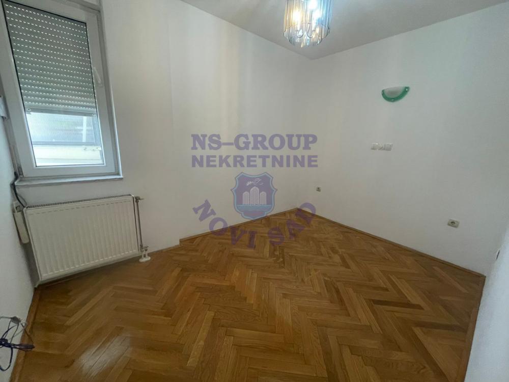 Slika 6 - Prodaja stana, 38m2, Nova Detelinara Novi Sad, sa terasom, ima lift