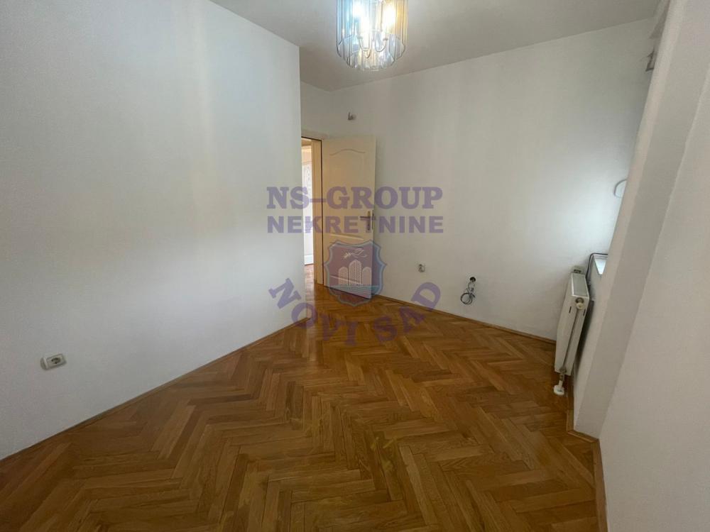 Slika 1 - Prodaja stana, 38m2, Nova Detelinara Novi Sad, sa terasom, ima lift