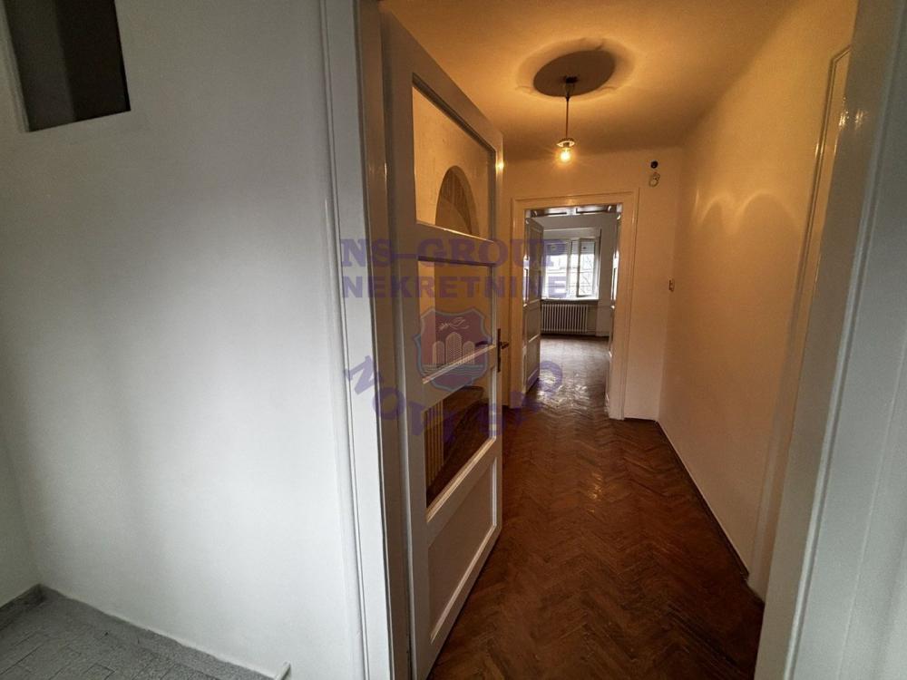 Slika 9 - Odlican trosoban stan na Keju 