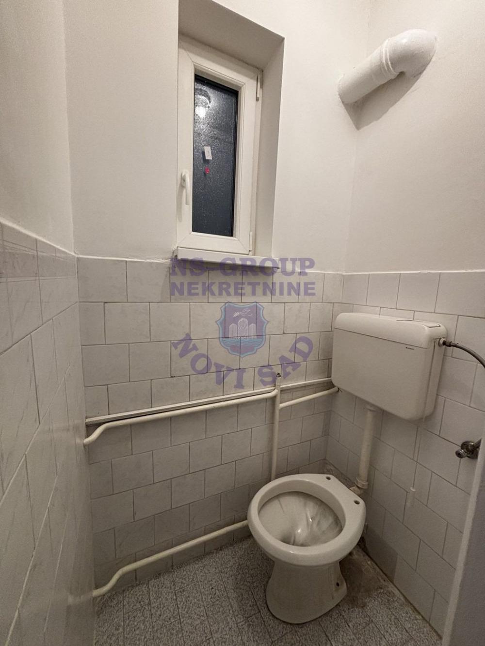 Slika 10 - Odlican trosoban stan na Keju 