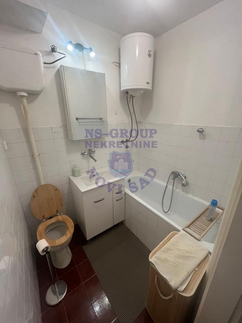 Slika 7 - Jednosoban, 42m2, Kej žrtava racije Novi Sad, sa terasom, ima lift