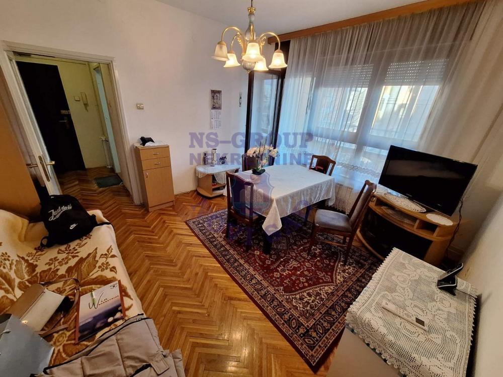 Glavna slika -Dvosoban, 45m2, Grbavica Novi Sad, sa terasom, ima lift