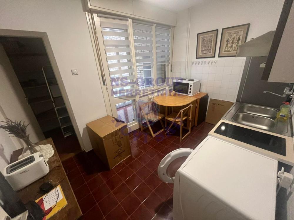 Slika 3 - Jednosoban, 42m2, Beogradski kej Novi Sad, sa terasom, ima lift