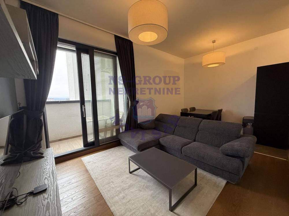 Glavna slika -Dvosoban stan u Centru grada