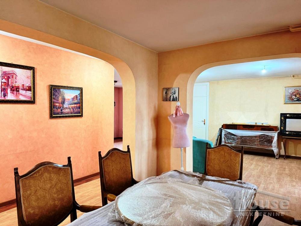 Slika 2 - Stan,NOVI SAD,KEJ,kv: 179.00, € 497000, ID: 1065183