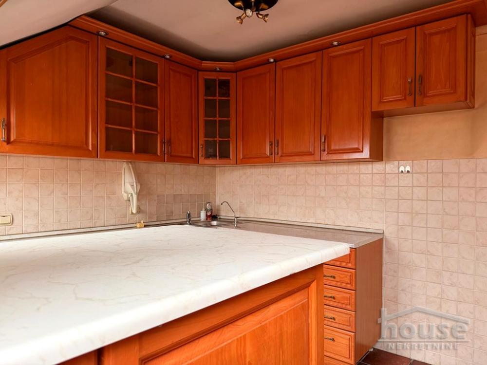 Slika 10 - Stan,NOVI SAD,KEJ,kv: 179.00, € 497000, ID: 1065183