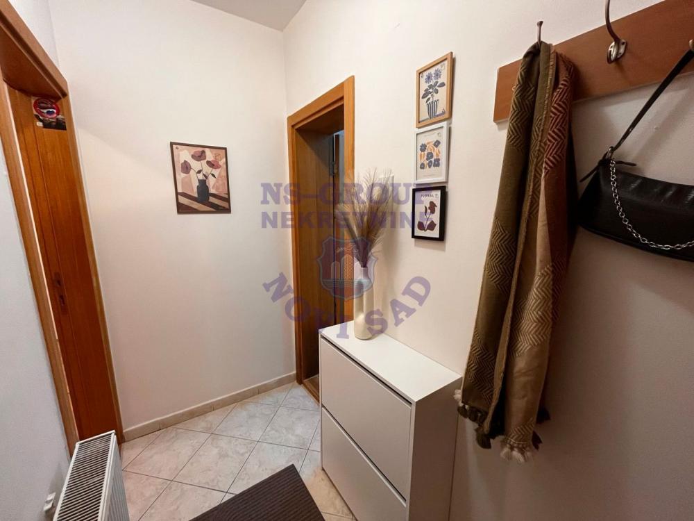 Slika 8 - Jednosoban, 26m2, Adamovićevo naselje Novi Sad, sa terasom, ima lift