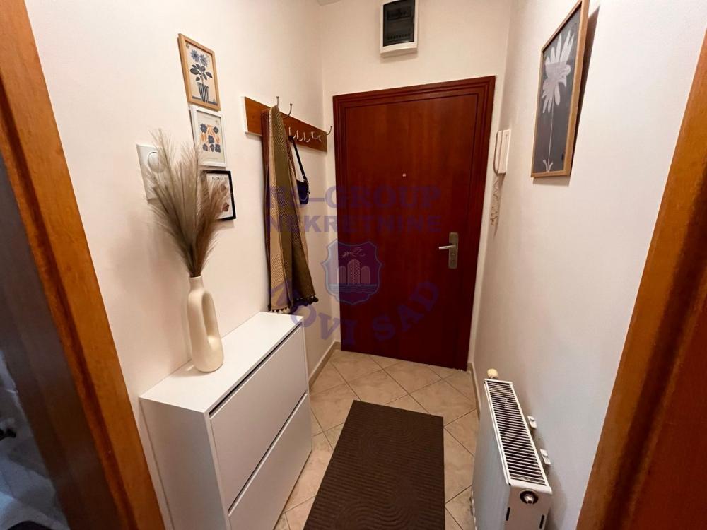 Slika 7 - Jednosoban, 26m2, Adamovićevo naselje Novi Sad, sa terasom, ima lift