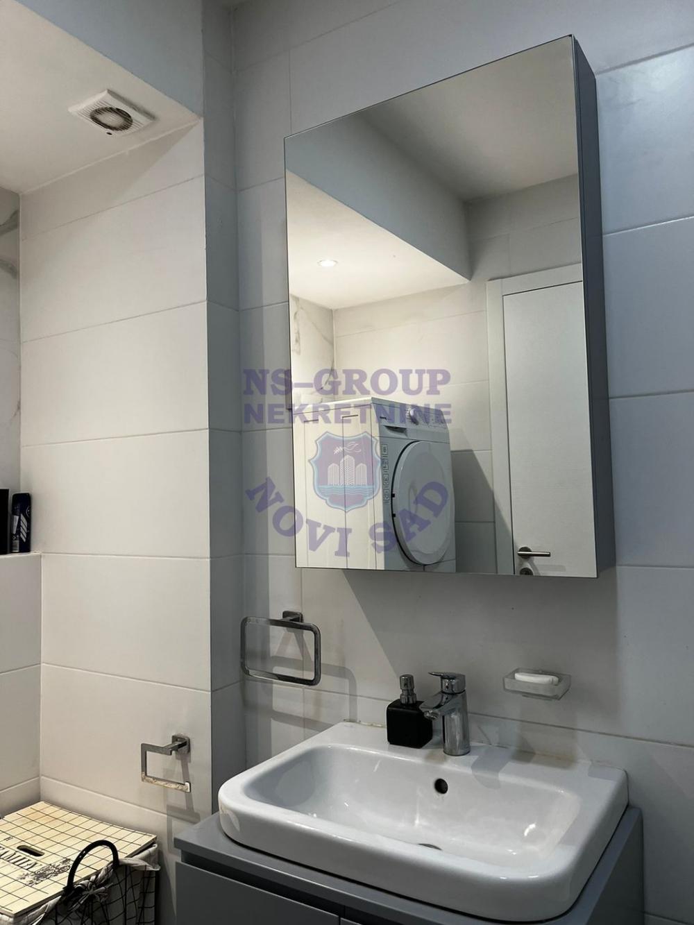 Slika 11 - Odlican cetvorosoban stan na Bulevaru Evrope!