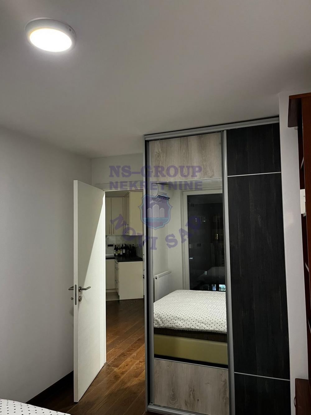 Slika 4 - Odlican cetvorosoban stan na Bulevaru Evrope!