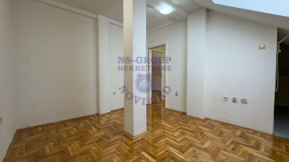 Slika 11 - Trosoban stan na početku Bulevara Evrope sa parking mestom