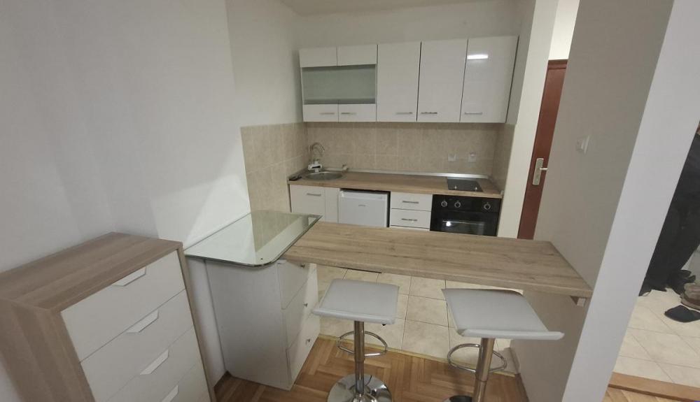 Slika 5 - Garsonjera sa nameštajem Podbara