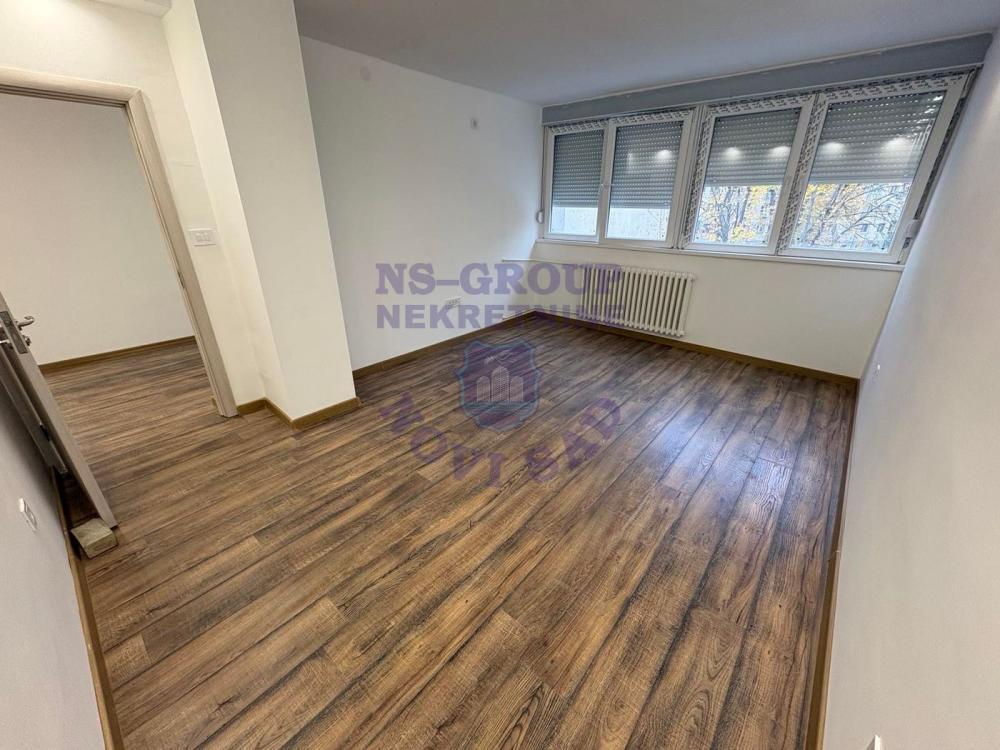 Glavna slika -Kompletno renoviran stan- Stara Detelinara