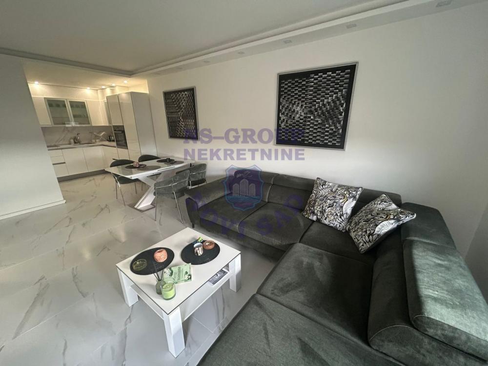 Slika 1 - Trosoban, 79m2, Adice Novi Sad, sa terasom