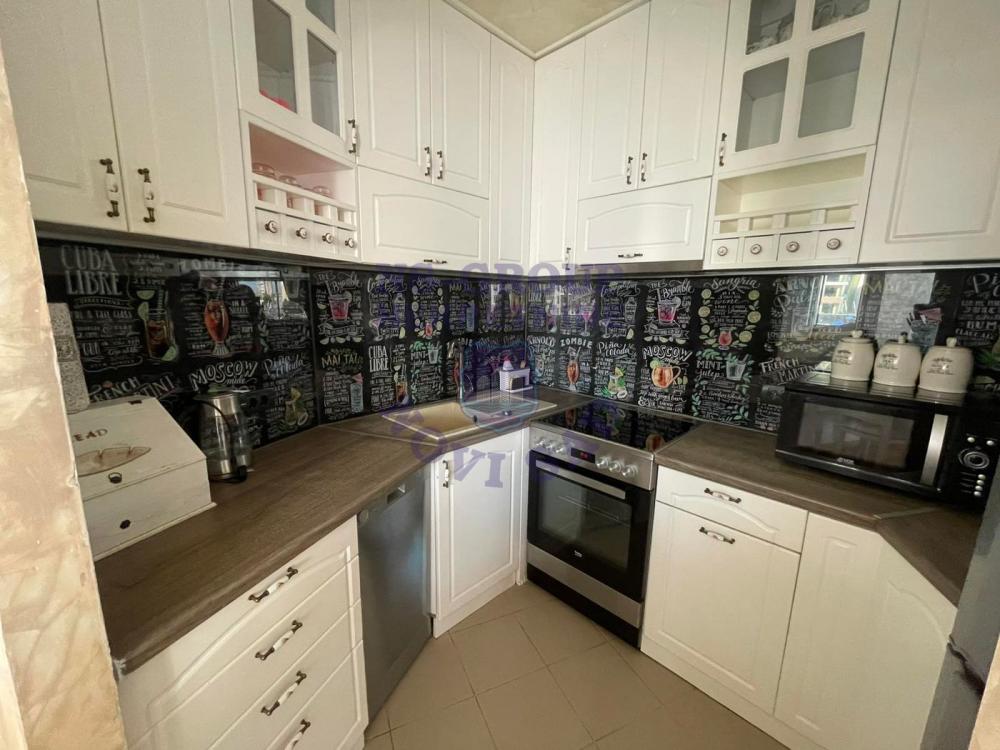 Slika 1 - Četvorosoban, 91m2, Bulevar patrijarha Pavla (Somborski bulevar) Novi Sad, sa terasom, ima lift